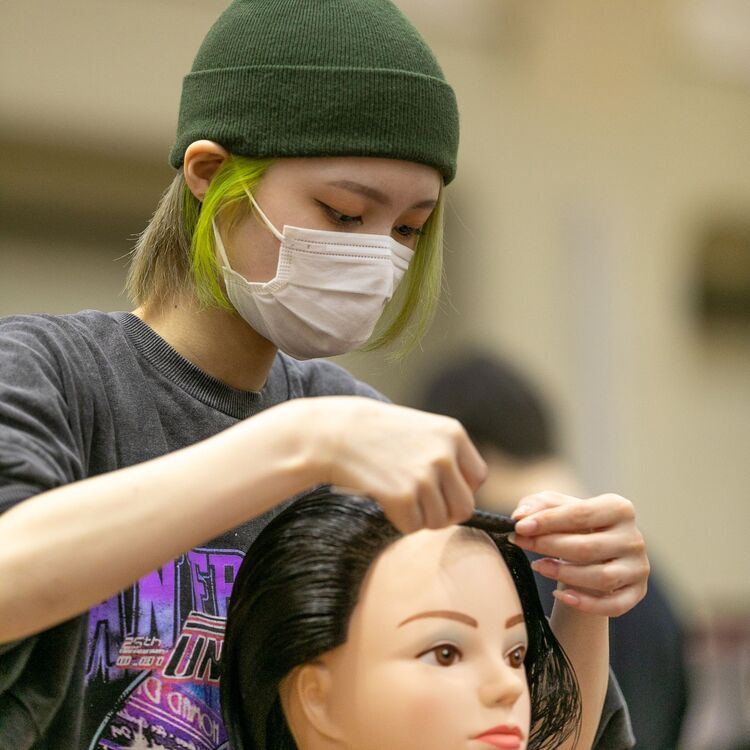 名古屋綜合美容専門学校画像