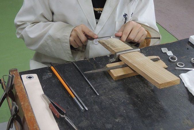 近江時計眼鏡宝飾専門学校