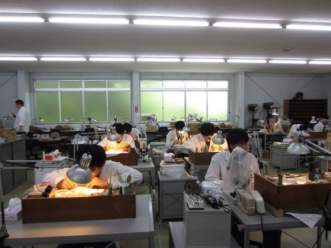 近江時計眼鏡宝飾専門学校