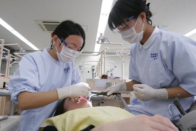 京都歯科医療技術専門学校