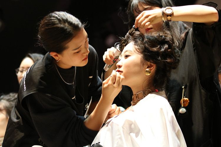 京都理容美容専修学校画像