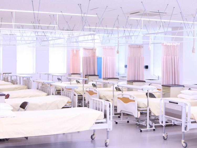 行岡医学技術専門学校画像