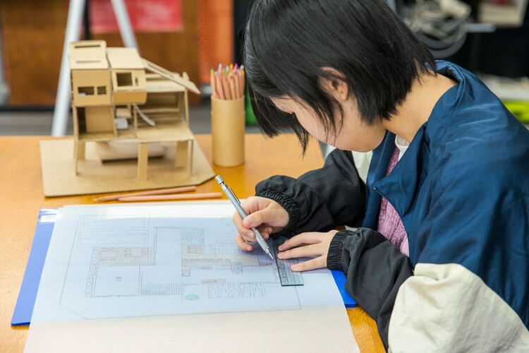 大阪工業技術専門学校画像