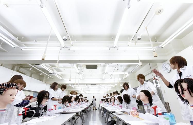 尼崎理容美容専門学校画像