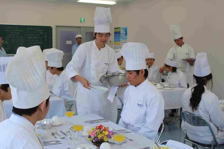 平田調理専門学校画像