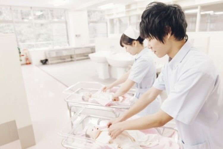 ハートランドしぎさん看護専門学校画像