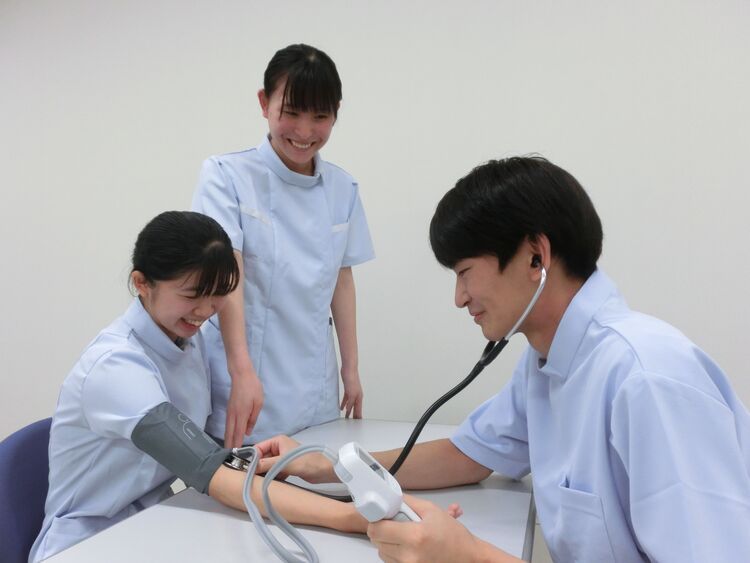 津山中央看護専門学校画像