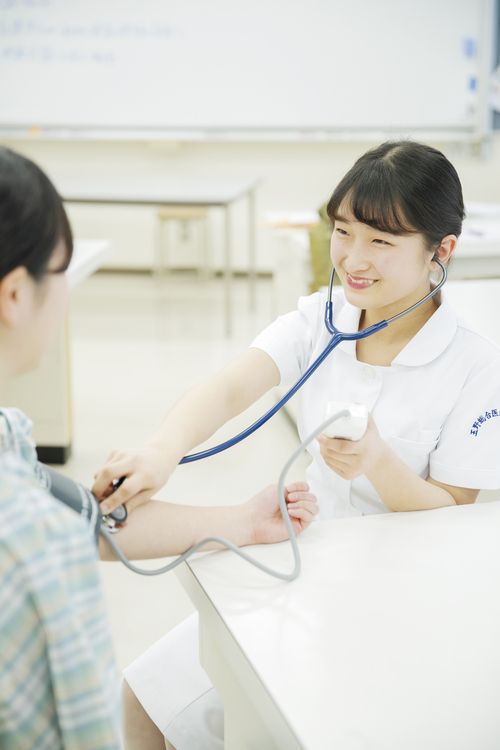 玉野総合医療専門学校画像