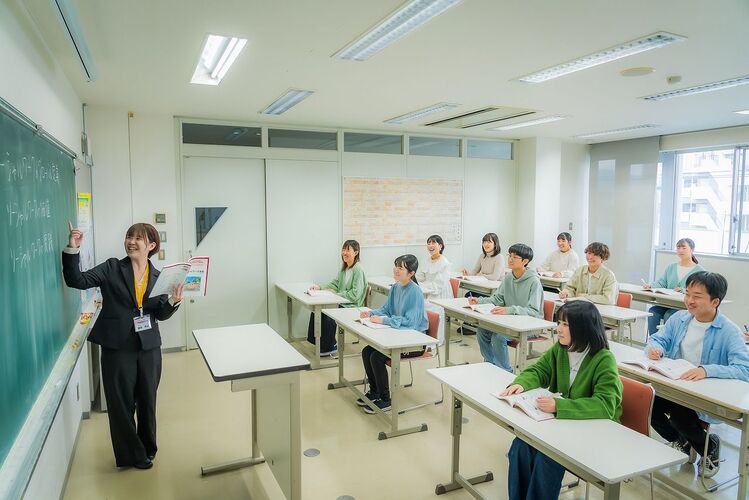 河原医療福祉専門学校画像