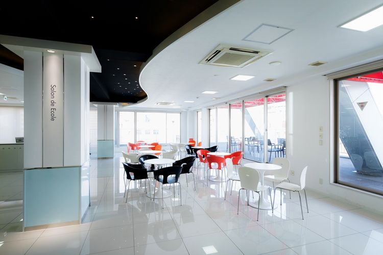 河原外語観光・製菓専門学校画像