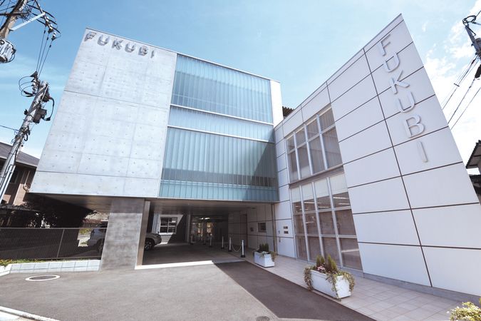 福岡美容専門学校北九州校