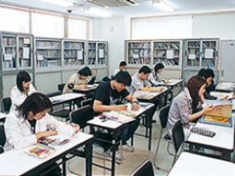 公務員ビジネス専門学校画像