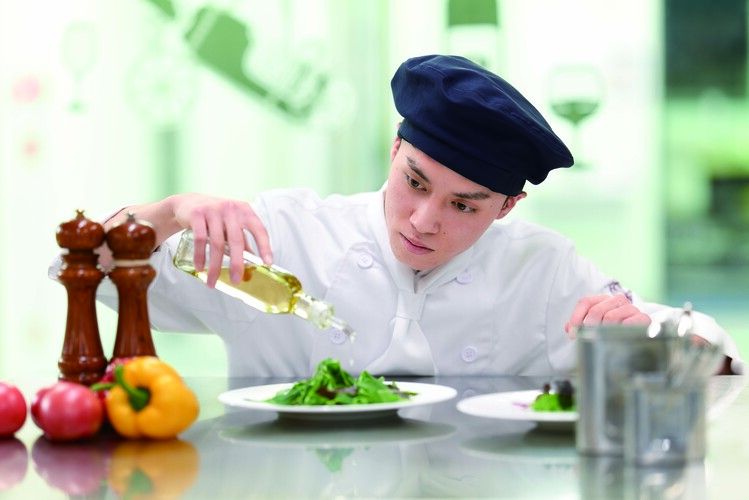 キャリナリー福岡ホテル・ウェディング＆製菓調理専門学校画像