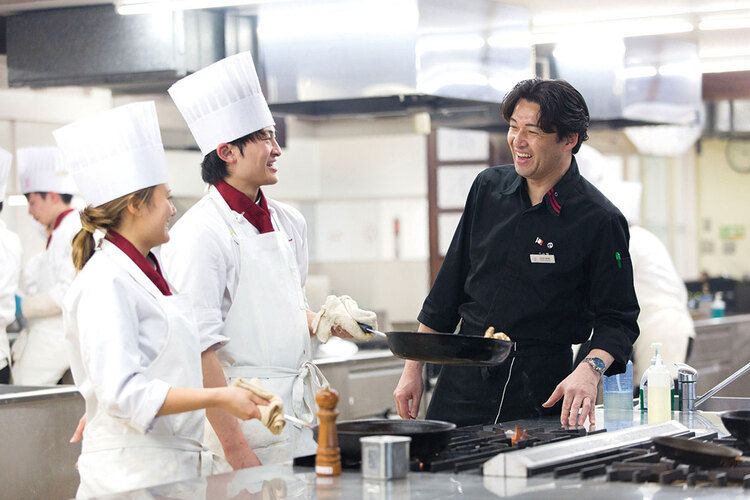 キャリナリー福岡ホテル・ウェディング＆製菓調理専門学校画像