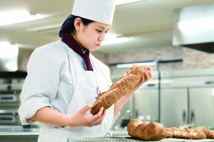 キャリナリー福岡ホテル・ウェディング＆製菓調理専門学校画像