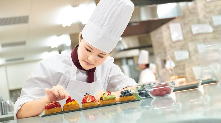 キャリナリー福岡ホテル・ウェディング＆製菓調理専門学校画像