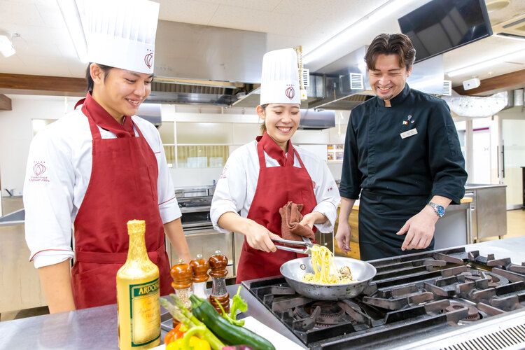 キャリナリー福岡ホテル・ウェディング＆製菓調理専門学校画像
