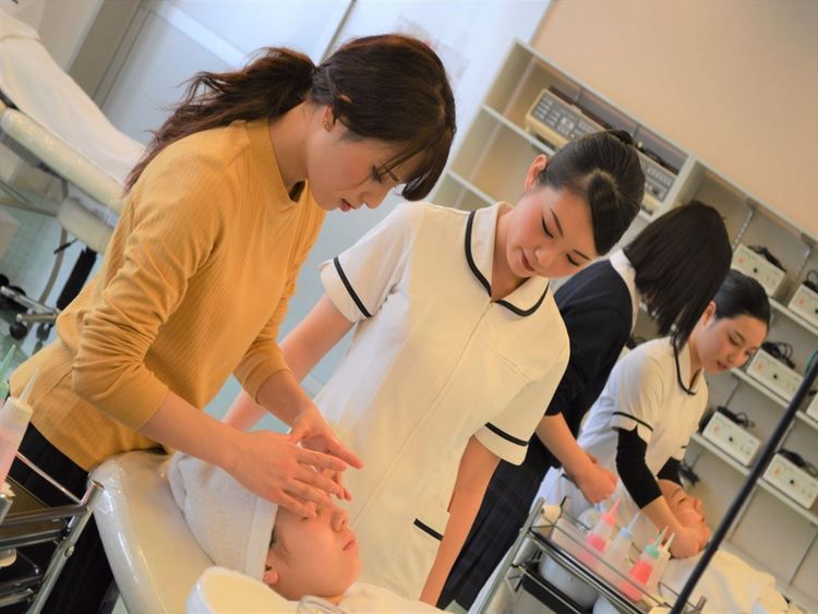 国際エステティック専門学校画像