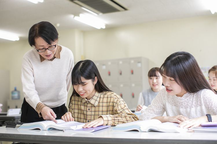 九州医学技術専門学校画像