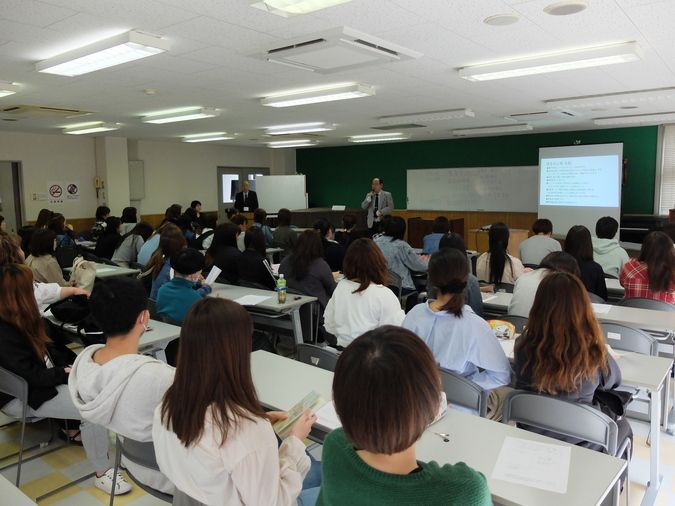 専門学校湖東カレッジ唐人町校