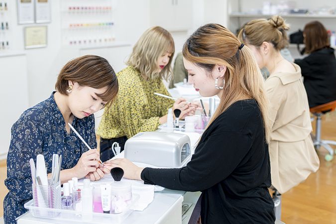 九州美容専門学校