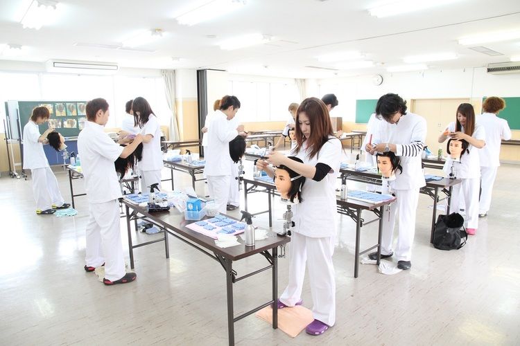 熊本高等理容学校画像