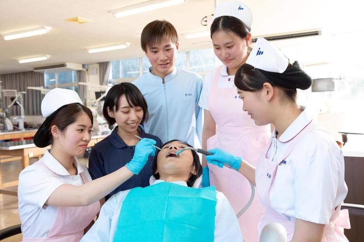 大分県歯科技術専門学校画像