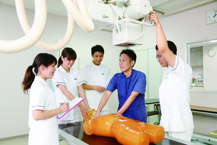 鹿児島医療技術専門学校画像