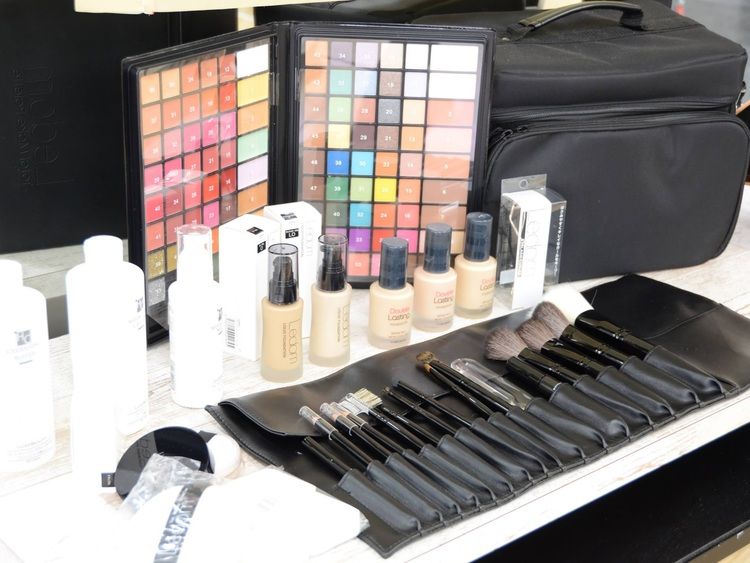 沖縄ホテル観光専門学校画像