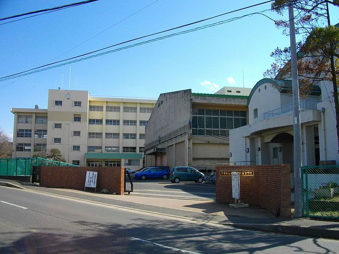 船橋啓明高等学校外観画像