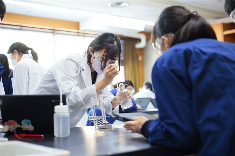 東洋英和女学院高等部画像