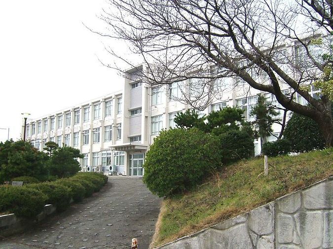 鳥取商業高等学校外観画像