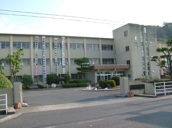 米子高等学校外観画像
