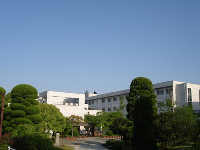 長崎市立長崎商業高等学校外観画像
