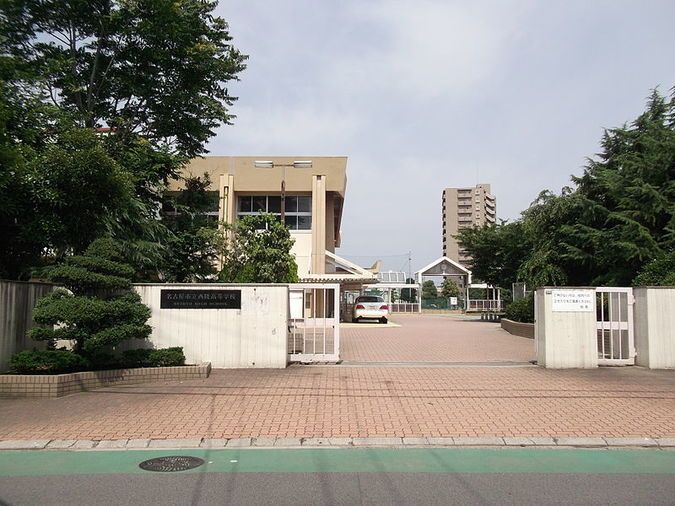 名古屋市立西陵高等学校外観画像