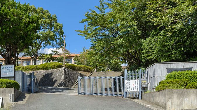 奈良高等学校外観画像