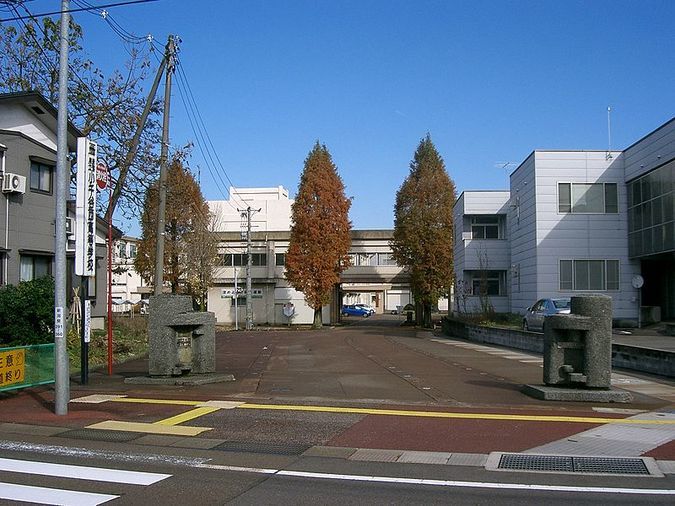 小千谷西高等学校外観画像