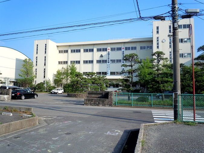 新潟工業高等学校外観画像