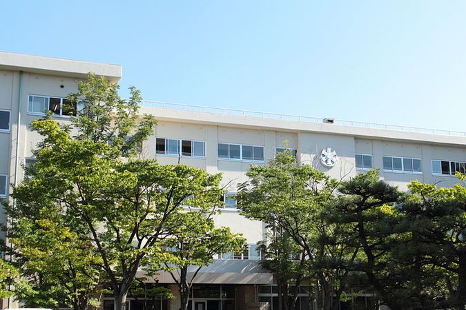 新潟南高等学校外観画像