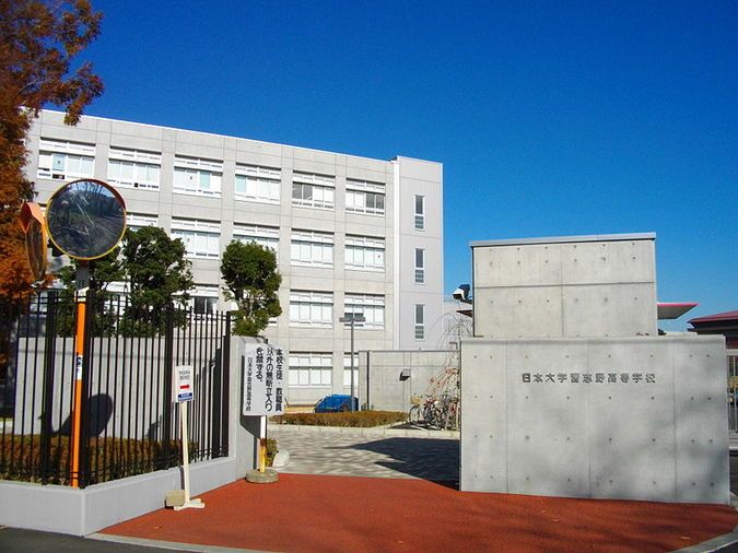 日本大学習志野高等学校外観画像