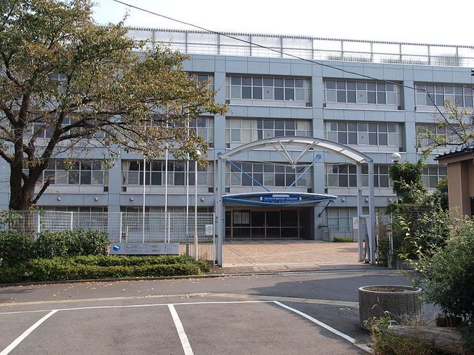 日本工業大学駒場高等学校外観画像
