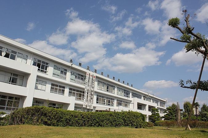 加古川西高等学校外観画像