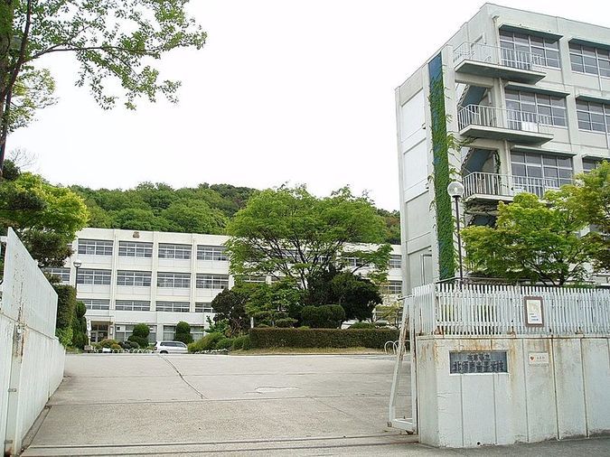 北須磨高等学校外観画像