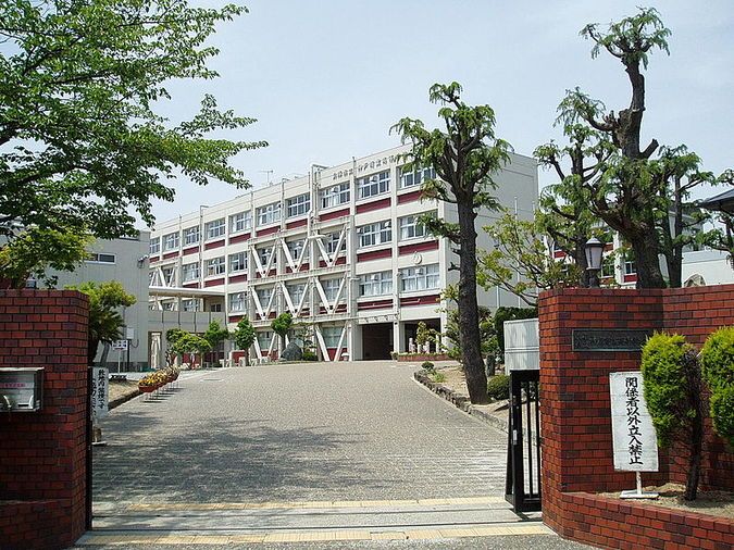 神戸商業高等学校外観画像