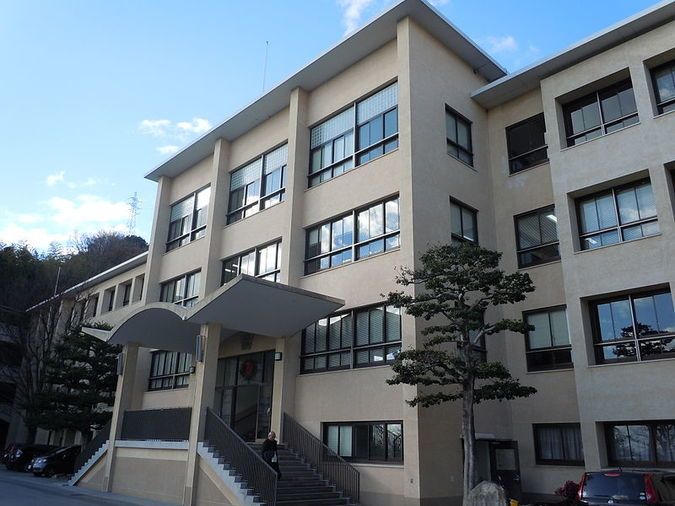 広島学院高等学校外観画像