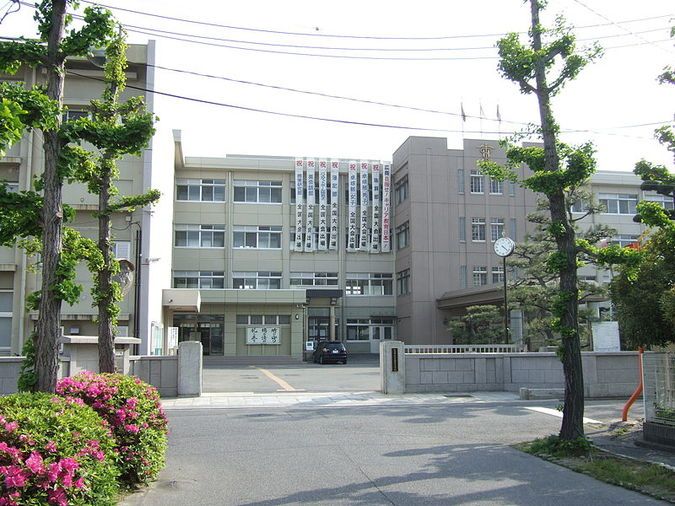 広島商業高等学校外観画像
