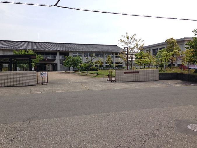 武生東高等学校外観画像