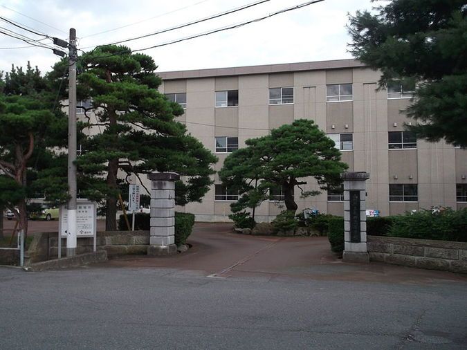 長井高等学校外観画像