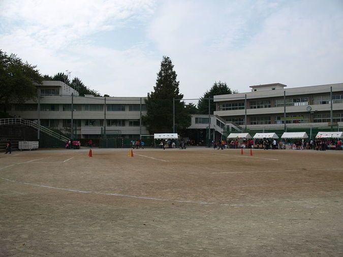 横浜学園高等学校外観画像