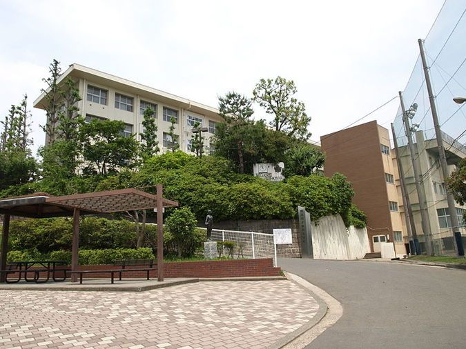 横浜市立東高等学校外観画像
